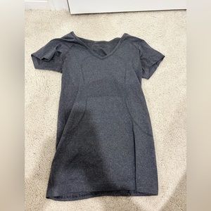 lululemon, size 4, Grey swiftly tech, very lightweight, AMAZING condition